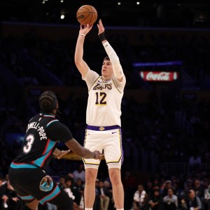 新年首发数据暴涨，雷迪克为他点赞球迷送外号，八村塁这下尴尬了